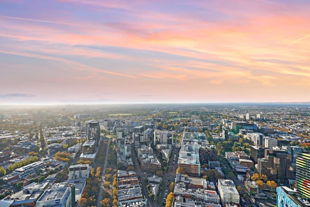 Apartment Lv53 Spanning 200 Degrees With No Obstacle View421 Melbourne